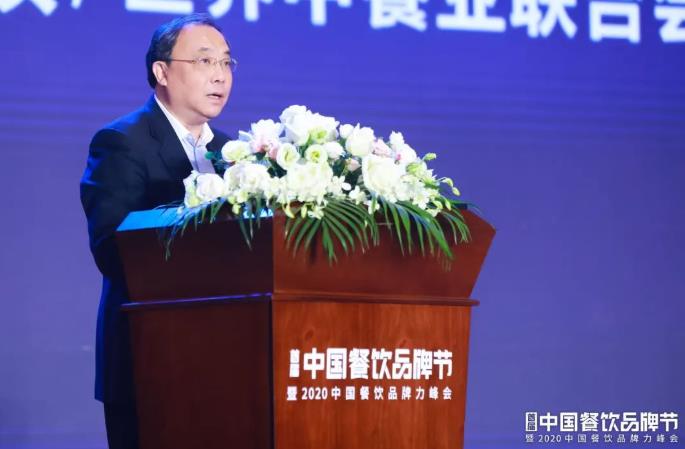 世界中餐業聯合會常務副會長邢穎在致辭